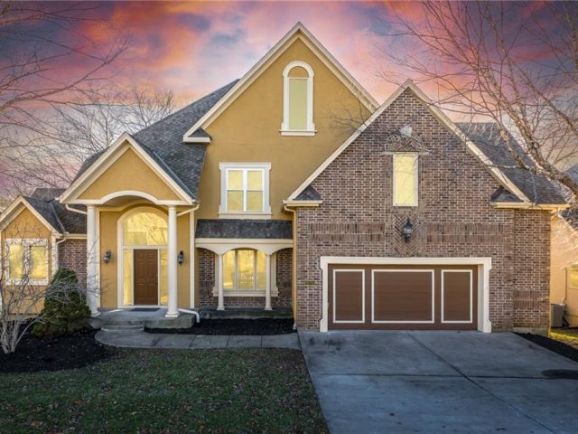 8120  Forest Park Drive, Parkville, MO 64152 | MLS#2468848