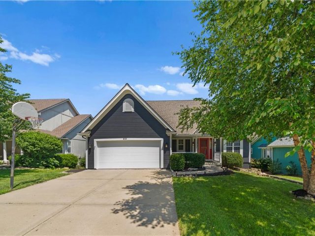 215  Woodhaven Drive, Smithville, MO 64089 | MLS#2498239