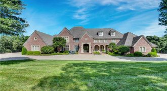 6001  Julian Drive, Parkville, MO 64152 | MLS#2441329