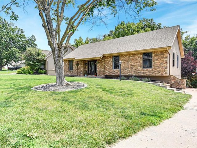 10203 NW 67TH Street, Parkville, MO 64152 | MLS#2495666