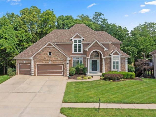 8024  Clearwater Drive, Parkville, MO 64152 | MLS#2497876