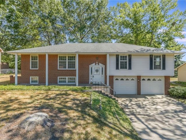 6523 NW Sweetbriar Lane, Kansas City, MO 64151 | MLS#2509809