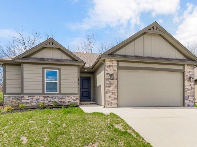 208 S MARIMACK Court, Kearney, MO 64060 | MLS#2492902