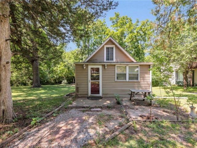 8836 N Main Street, Kansas City, MO 64155 | MLS#2502634