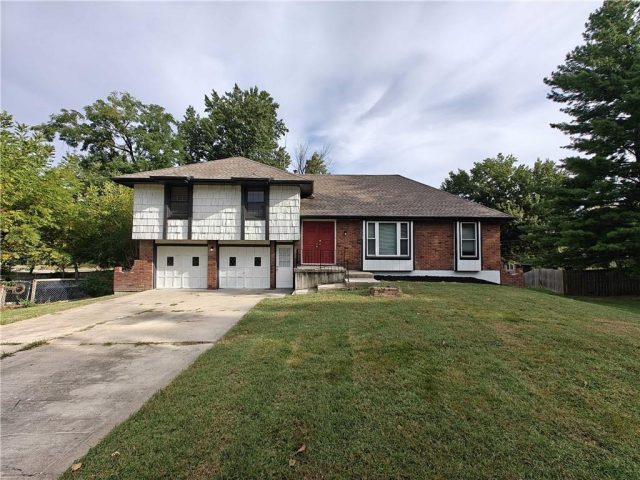 1004  73rd Place, Gladstone, MO 64118 | MLS#2477800