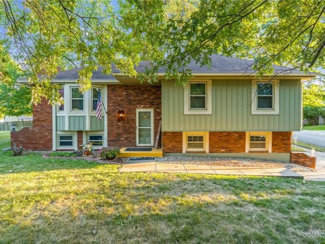 701  108th Terrace, Kansas City, MO 64155 | MLS#2512087