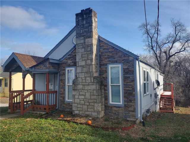 4245 N spruce Avenue, Kansas City, MO 64117 | MLS#2479106