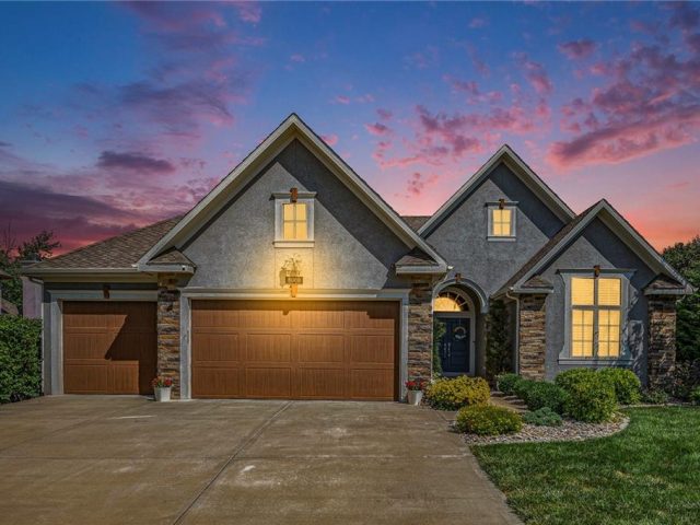 8000  Clearwater Drive, Parkville, MO 64152 | MLS#2503422