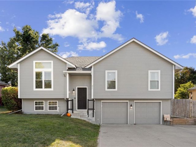 811 E 14TH Street, Kearney, MO 64060 | MLS#2511484