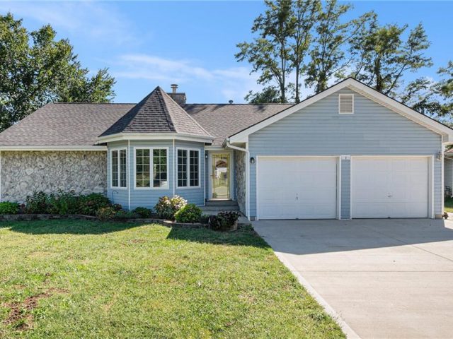 18  Sandy Circle, Dearborn, MO 64439 | MLS#2511099