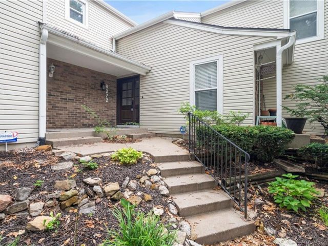 8272 NW Barrybrooke Drive, Kansas City, MO 64151 | MLS#2507717