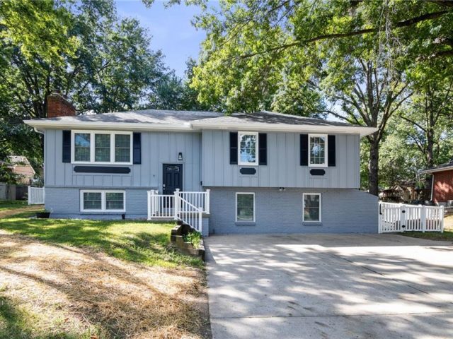 1605 NE 69th Terrace, Gladstone, MO 64118 | MLS#2508094