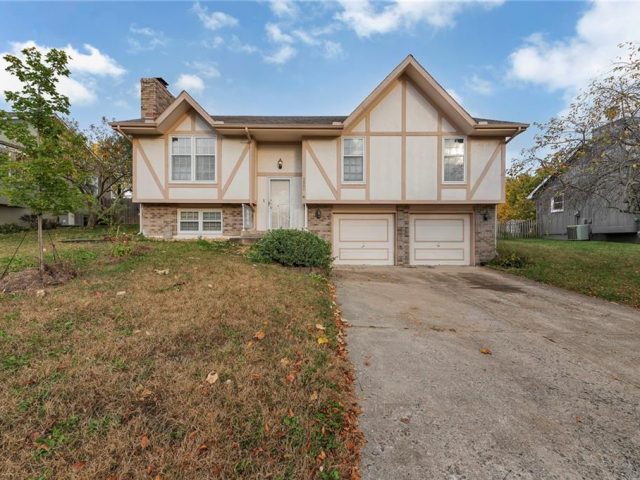 6807  T Gabbert Drive, Pleasant Valley, MO 64068 | MLS#2516743