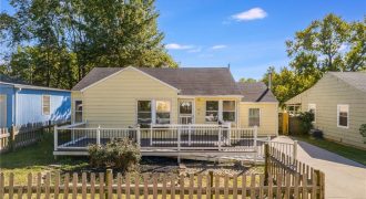 1215 NE 43rd Terrace, Kansas City, MO 64116 | MLS#2515809