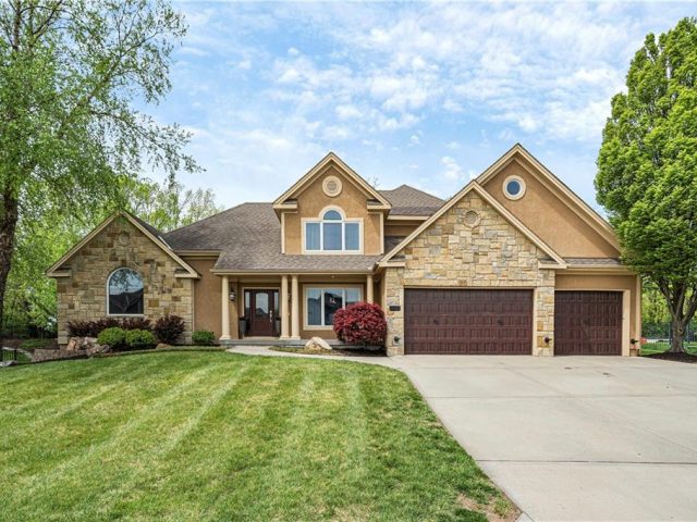 10102  River Hills Drive, Parkville, MO 64152 | MLS#2518092