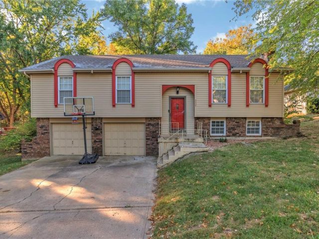 9905 NW Hampton Woods Drive, Parkville, MO 64152 | MLS#2513530