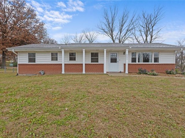 6803 N Brookside Road, Pleasant Valley, MO 64068 | MLS#2515853