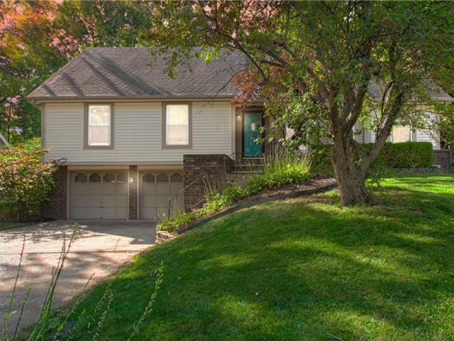 9803 NW Hampton Woods Drive, Parkville, MO 64152 | MLS#2512513