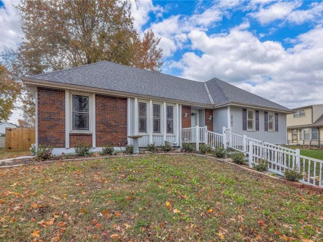 2121 NE 74TH Terrace, Gladstone, MO 64118 | MLS#2521051