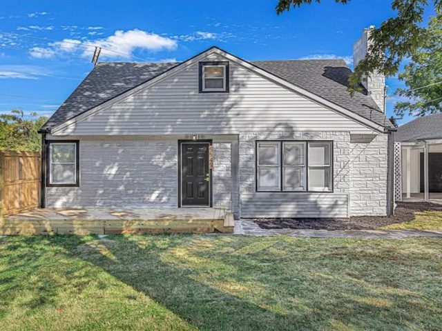 5545 NW Meadowvale Drive, Kansas City, MO 64151 | MLS#2515888