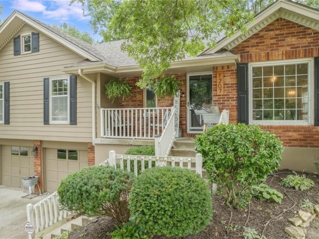 1207  Amesbury Avenue, Liberty, MO 64068 | MLS#2468678