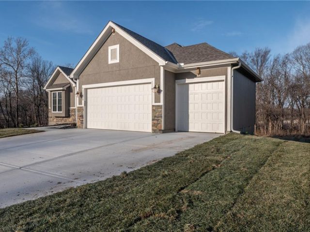 12530 NW Bittersweet Drive, Platte City, MO 64079 | MLS#2511410