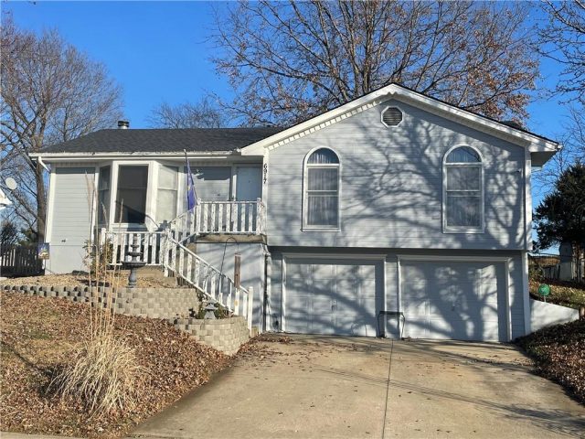 6917  T Gabbert Drive, Pleasant Valley, MO 64068 | MLS#2523930