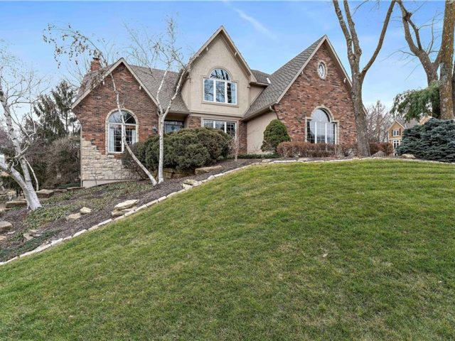 8135  Lakeview Drive, Parkville, MO 64152 | MLS#2525378