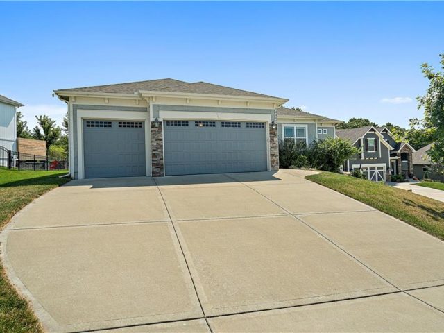 14495  Summit Ridge , Parkville, MO 64152 | MLS#2507415