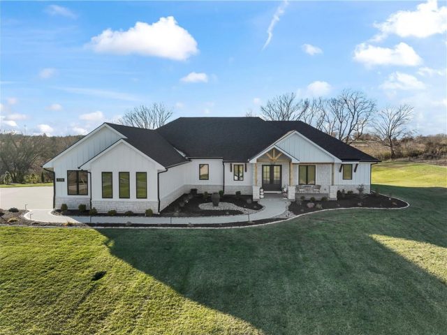 7270 NW Fawn Avenue, Parkville, MO 64152 | MLS#2522256