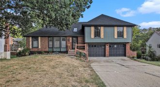 7401 N Amoret Avenue, Kansas City, MO 64151 | MLS#2521703