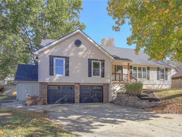 1956  Larkspur Drive, Liberty, MO 64068 | MLS#2517994