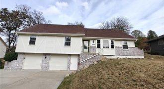 9302  76th Terrace, Kansas City, MO 64152 | MLS#2461768