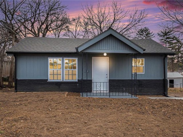 6407  Ravena Road, Pleasant Valley, MO 64068 | MLS#2524102