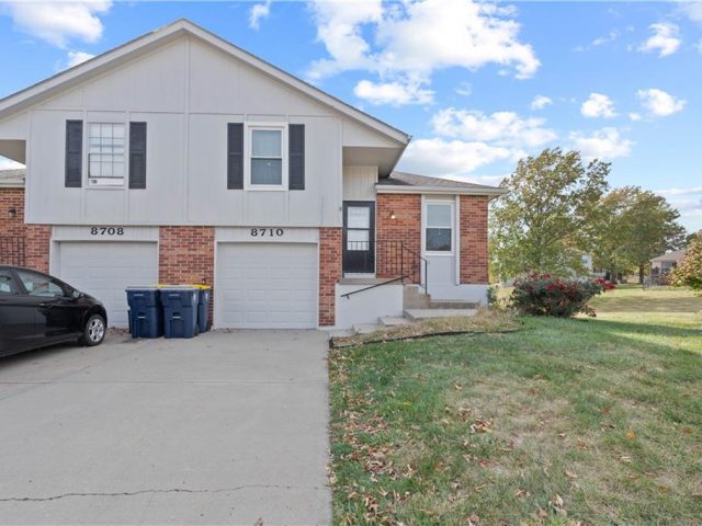 Homes for Sale in Kansas City, MO 64154 | 8710 N Chatham Avenue