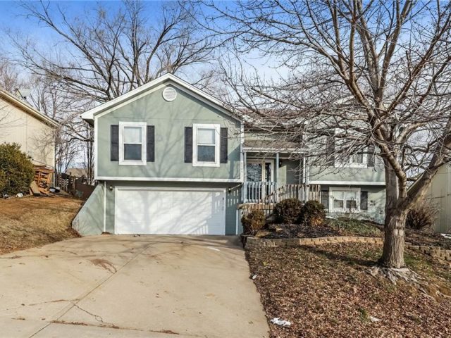 Homes for Sale in Kansas City, MO 64154 | 3404 NW 84th Terrace