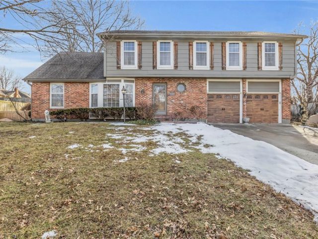 Homes for Sale in Kansas City, MO 64119 | 4013 NE 57th Place