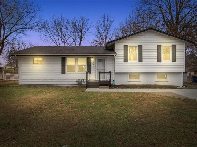 Homes for Sale in Kansas City, MO 64152 | 7502 N Avalon Street