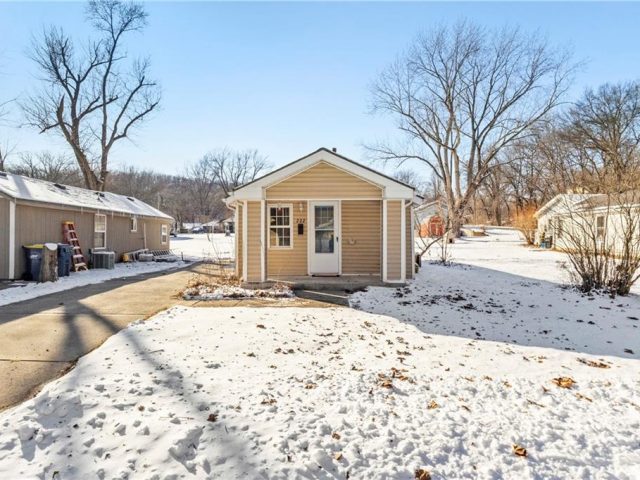 Homes for Sale in Excelsior Springs, MO 64024 | 222  East Street