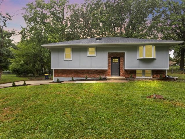 Homes for Sale in Kansas City, MO 64155 | 11026 N Harrison Street