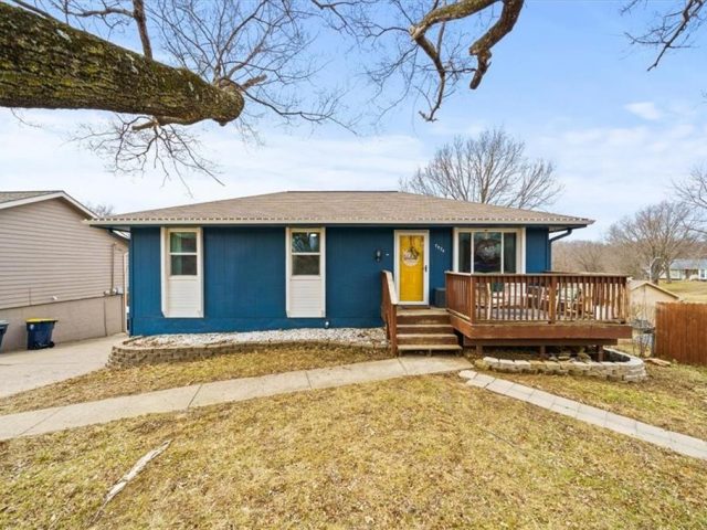 Homes for Sale in Kansas City, MO 64118 | 7924 N Main Street