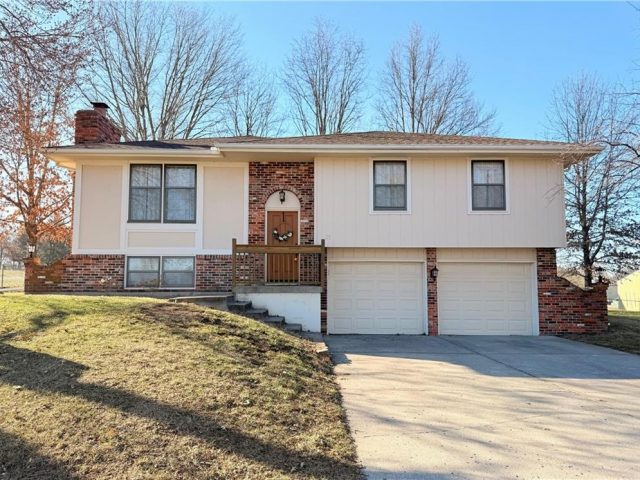 Homes for Sale in Kearney, MO 64060 | 115 E Frank Street