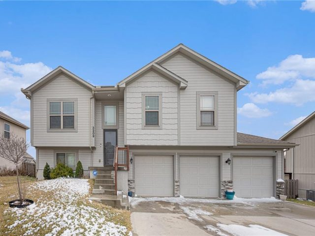 Homes for Sale in Kansas City, MO 64119 | 3209 NE 79th Terrace