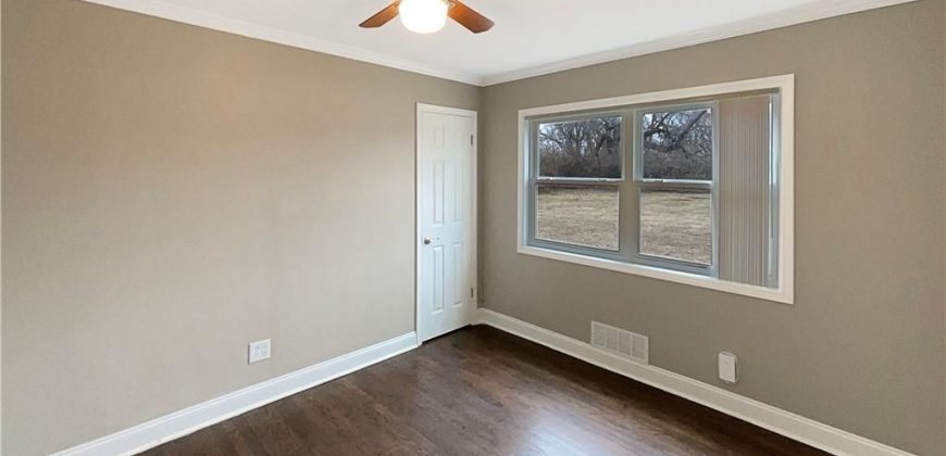 Homes for Sale in Kansas City, MO 64118 | 300 NE 57th Street