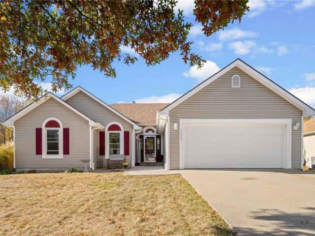 Homes for Sale in Platte City, MO 64079 | 15795  Meadow Court