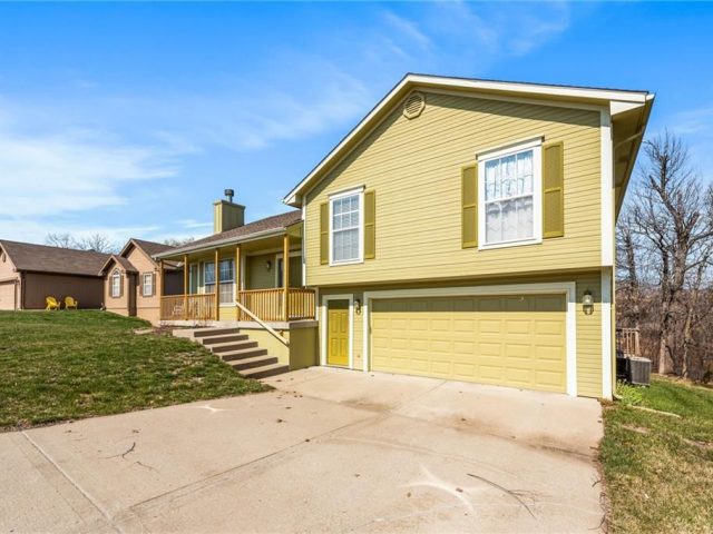 Homes for Sale in Kansas City, MO 64119 | 4112 NE 83rd Street