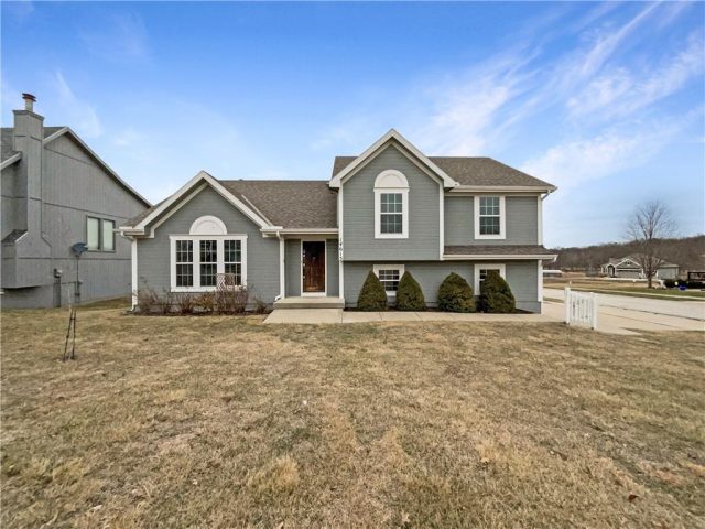 Homes for Sale in Smithville, MO 64089 | 14615  Green Castle Street