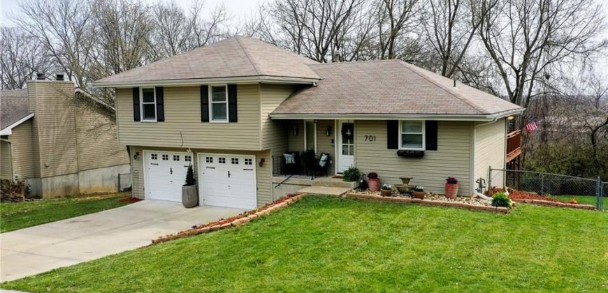 Homes for Sale in Liberty, MO 64068 | 701  Cosby Street