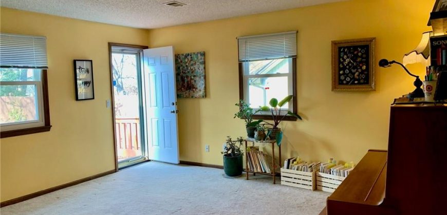 Homes for Sale in Kansas City, MO 64118 | 6524 N Jefferson Street