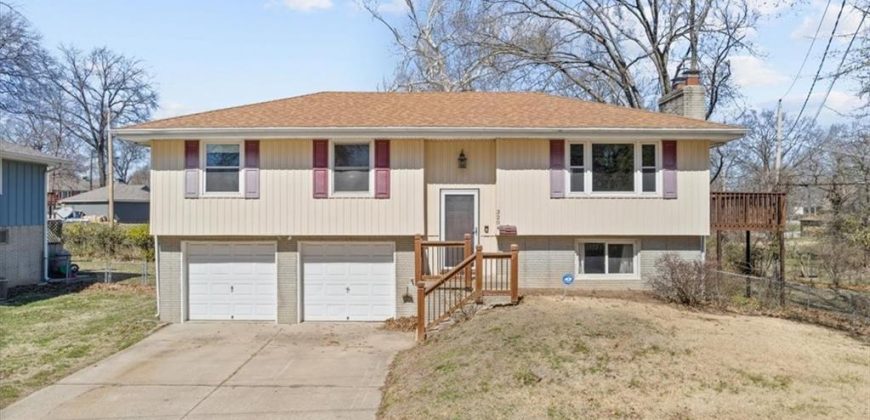 Homes for Sale in Kansas City, MO 64119 | 3204 NE 53rd Street